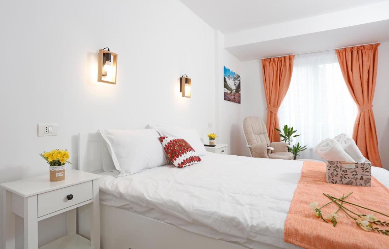 Traditional Romanian Apartments Bucharest Exterior photo